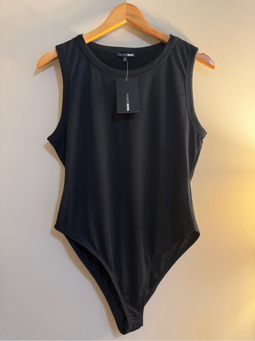 NWT Alana Fitted Sleeveless Bodysuit from Fashion Nova - Size XL